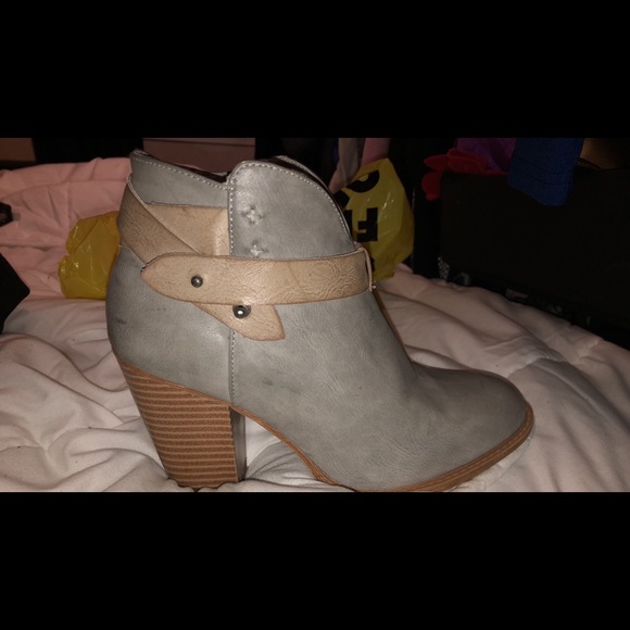 Ankle boots - Picture 2 of 5